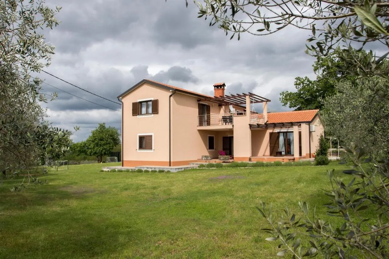 Apartment Mara Vižinada